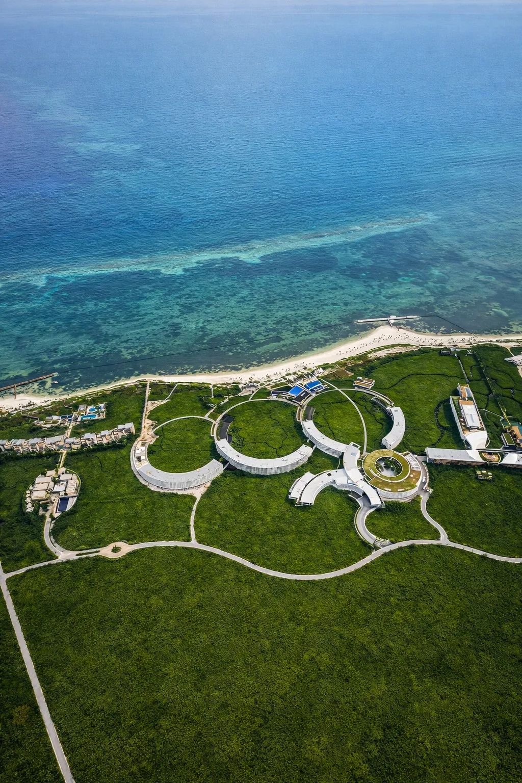 Campo y costa, St. Regis, vista aérea